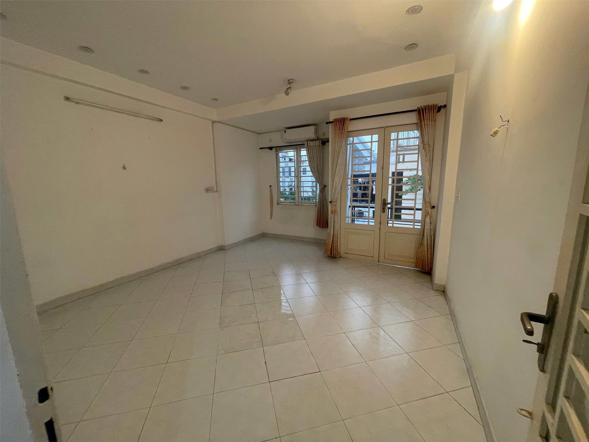 Bán Nhà Gò Vấp, nhà 4 Tầng Đẹp, Hẻm Xe Hơi Dương Quảng Hàm ,P5, Gò Vấp , 50m² ,5PN, chỉ  6.7 Tỷ TL - Ảnh 2